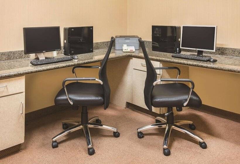 호텔 Baymont By Wyndham Dallas South Desoto