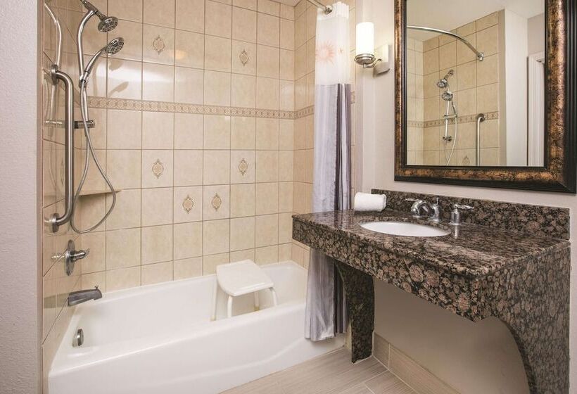 호텔 Baymont By Wyndham Dallas South Desoto