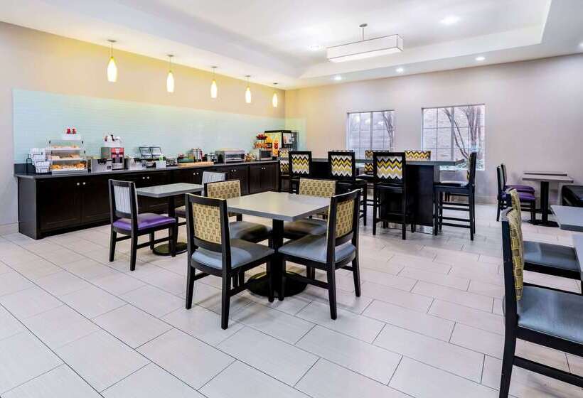 호텔 La Quinta By Wyndham Dfw Airport West   Bedford
