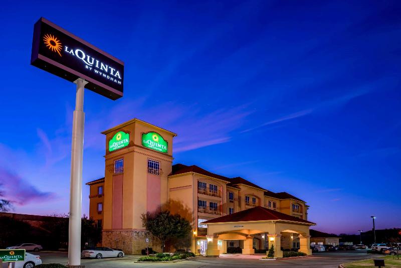 호텔 La Quinta By Wyndham Dfw Airport West   Bedford