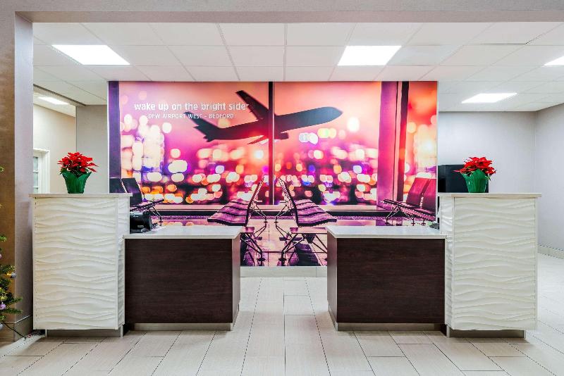 Отель La Quinta By Wyndham Dfw Airport West   Bedford