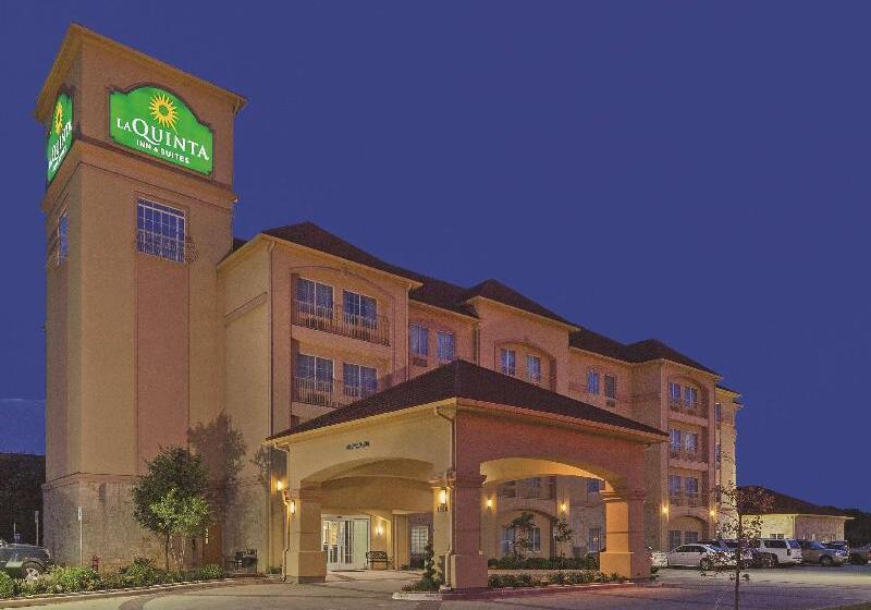 Отель La Quinta By Wyndham Dfw Airport West   Bedford