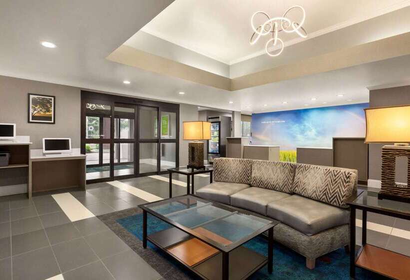 호텔 La Quinta By Wyndham Dublin