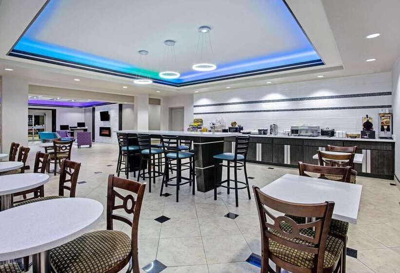 Отель La Quinta By Wyndham Fairfield Tx