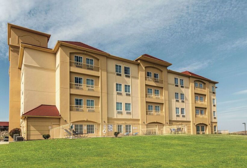 هتل La Quinta By Wyndham Fort Worth   Lake Worth