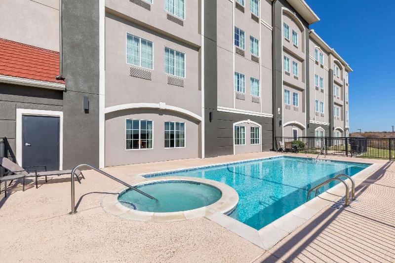 هتل La Quinta By Wyndham Fort Worth   Lake Worth