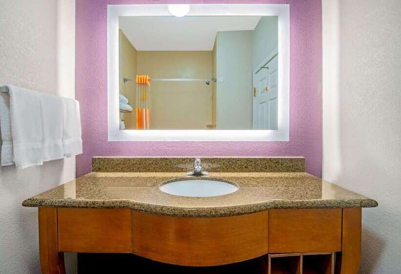 בית מלון כפרי La Quinta By Wyndham Gainesville