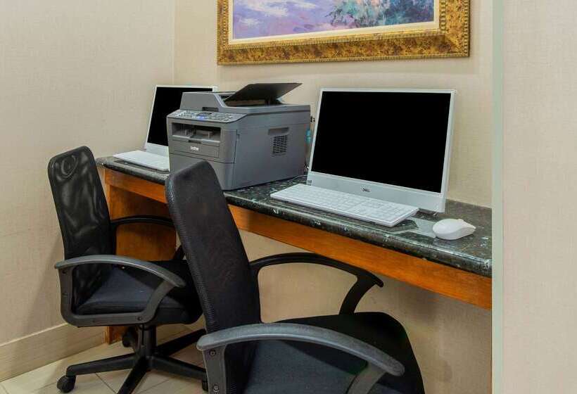 בית מלון כפרי La Quinta By Wyndham Gainesville