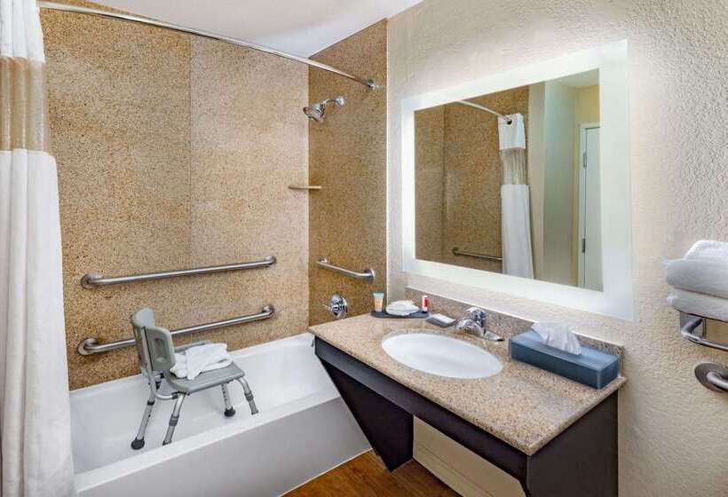 호텔 La Quinta By Wyndham Garland Harbor Point