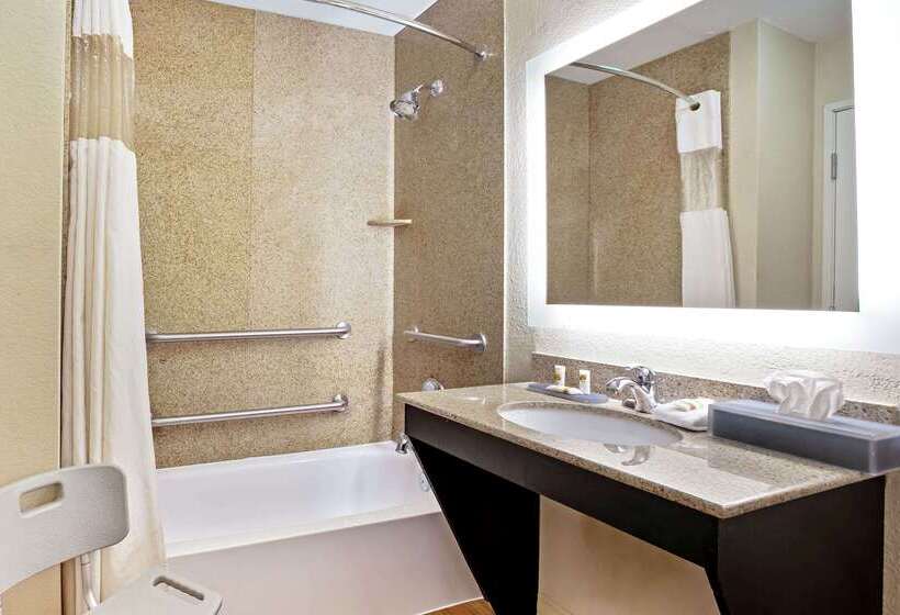 호텔 La Quinta By Wyndham Garland Harbor Point