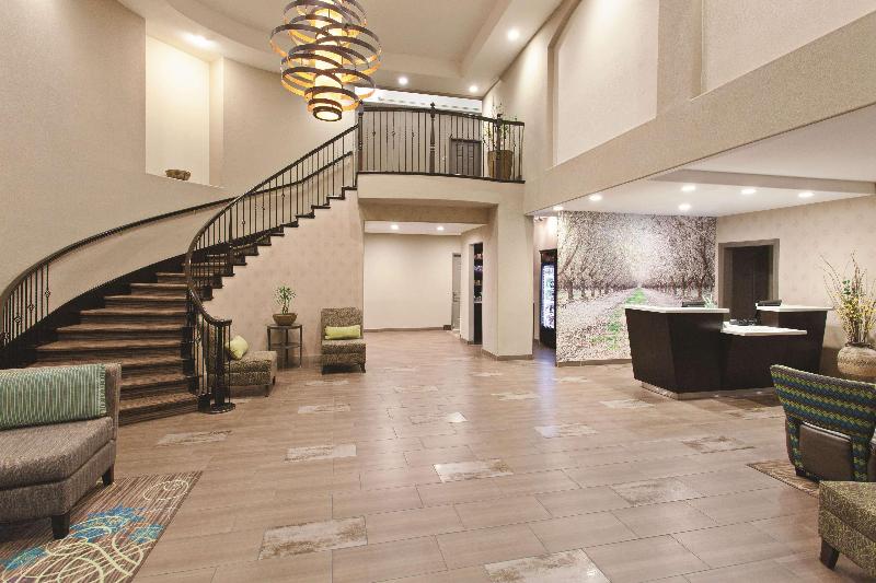 Отель La Quinta By Wyndham Los Banos