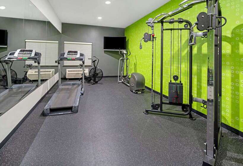 ホテル La Quinta Inn & Suites By Wyndham Mercedes Outlet Mall