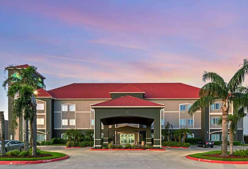 ホテル La Quinta Inn & Suites By Wyndham Mercedes Outlet Mall