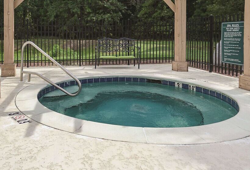 בית מלון כפרי La Quinta Inn & Suites By Wyndham Mobile Satsuma / Saraland