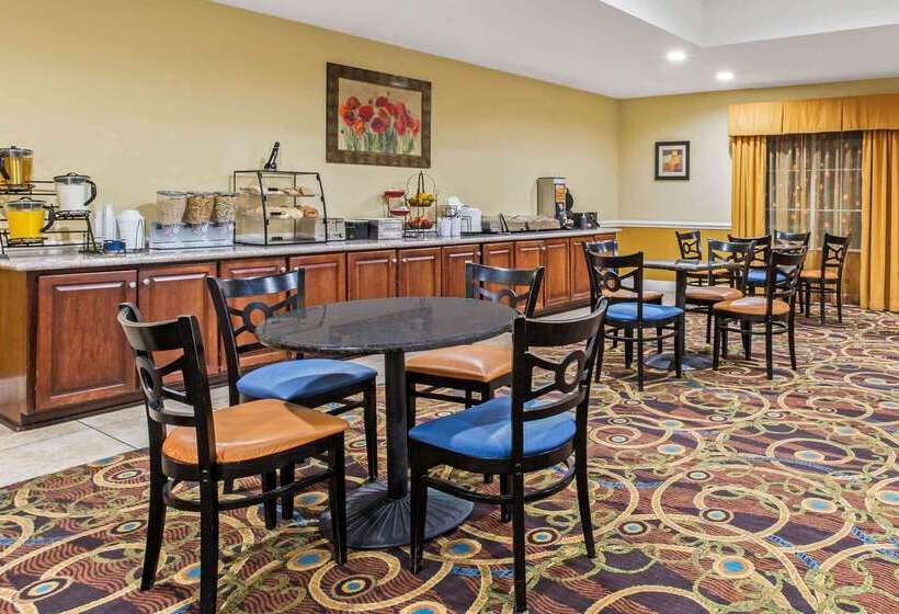 בית מלון כפרי La Quinta Inn & Suites By Wyndham Mobile Satsuma / Saraland