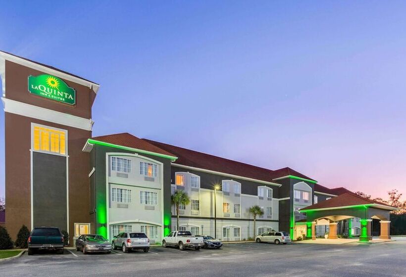 בית מלון כפרי La Quinta Inn & Suites By Wyndham Mobile Satsuma / Saraland