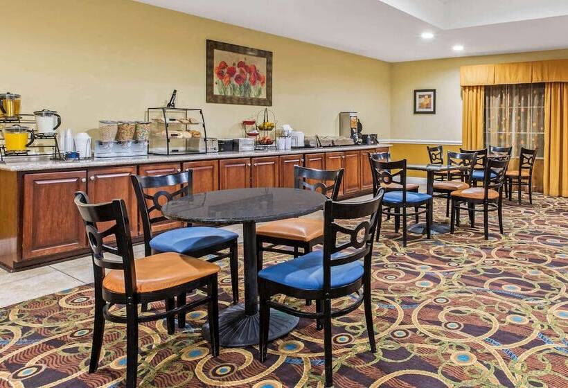 בית מלון כפרי La Quinta Inn & Suites By Wyndham Mobile Satsuma / Saraland