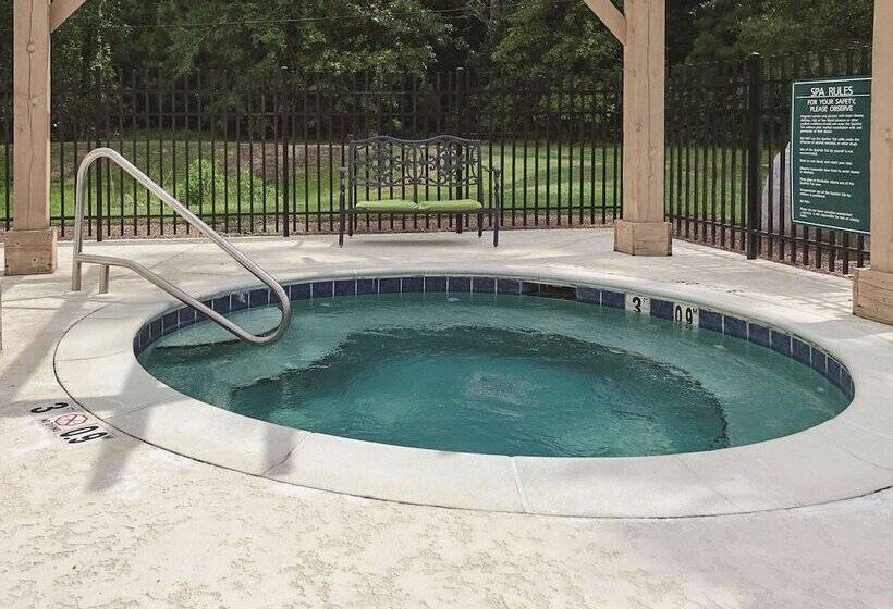 בית מלון כפרי La Quinta Inn & Suites By Wyndham Mobile Satsuma / Saraland