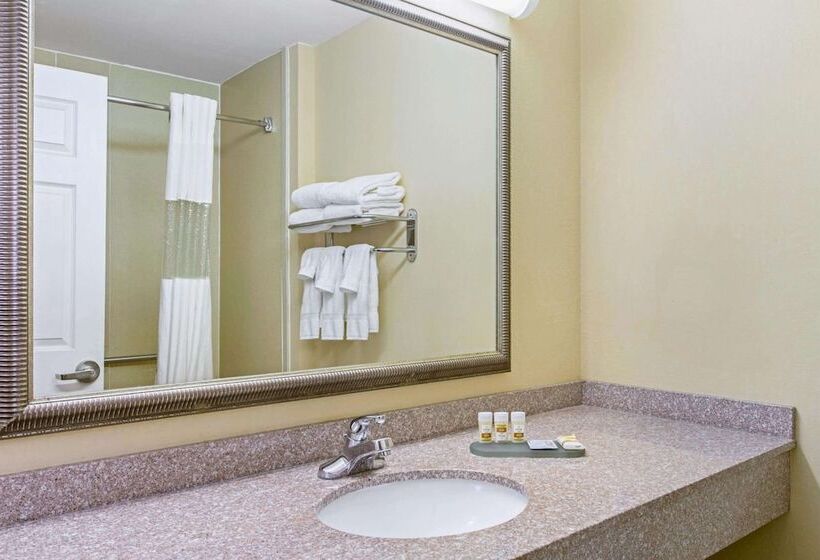 בית מלון כפרי La Quinta Inn & Suites By Wyndham Mobile Satsuma / Saraland