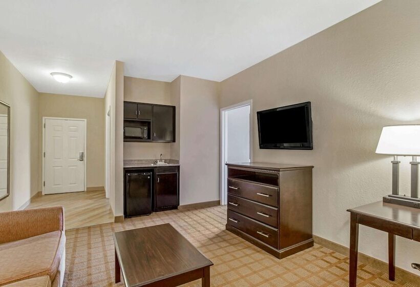 בית מלון כפרי La Quinta Inn & Suites By Wyndham Mobile Satsuma / Saraland