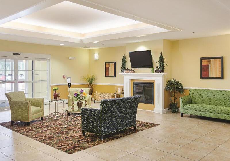 בית מלון כפרי La Quinta Inn & Suites By Wyndham Mobile Satsuma / Saraland