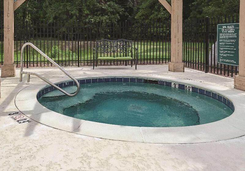 בית מלון כפרי La Quinta Inn & Suites By Wyndham Mobile Satsuma / Saraland