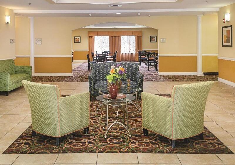 בית מלון כפרי La Quinta Inn & Suites By Wyndham Mobile Satsuma / Saraland