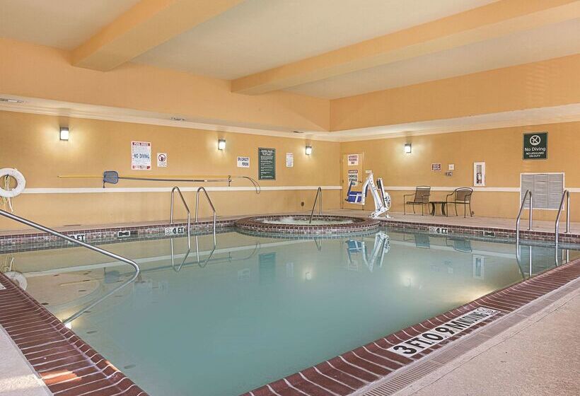 ホテル La Quinta By Wyndham Mt. Pleasant