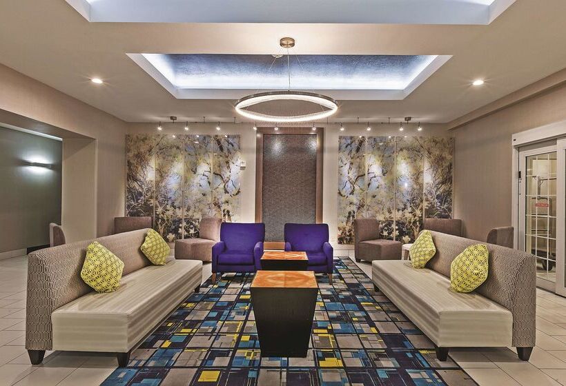 호텔 La Quinta By Wyndham Palestine