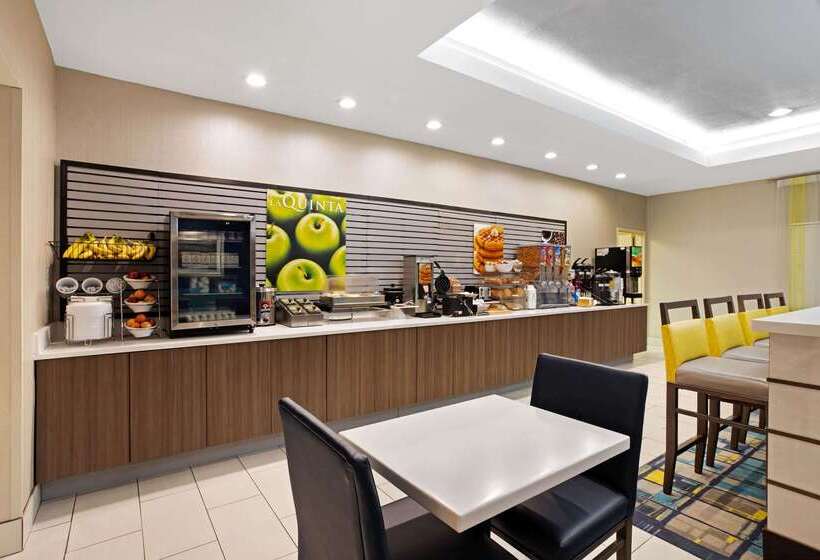 호텔 La Quinta By Wyndham Palestine