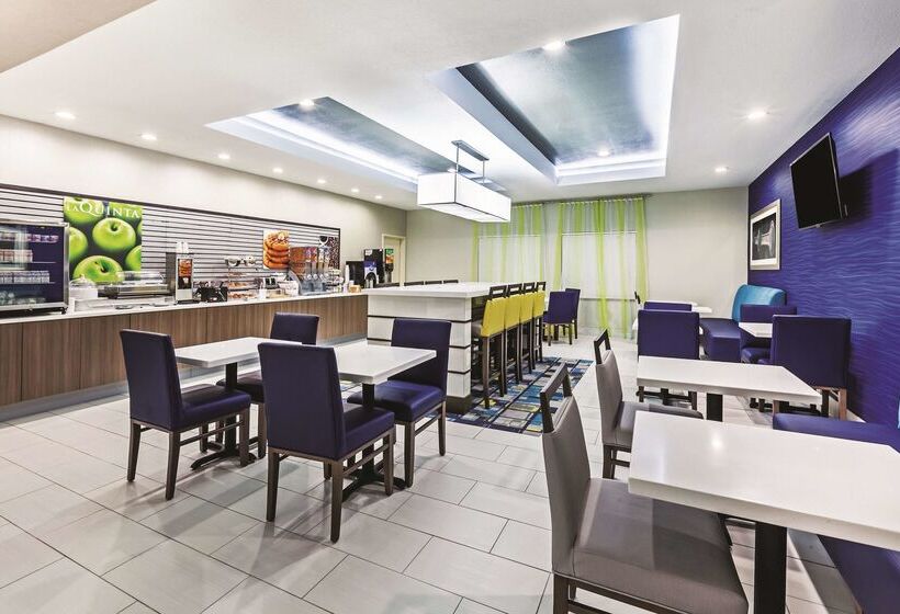 호텔 La Quinta By Wyndham Palestine