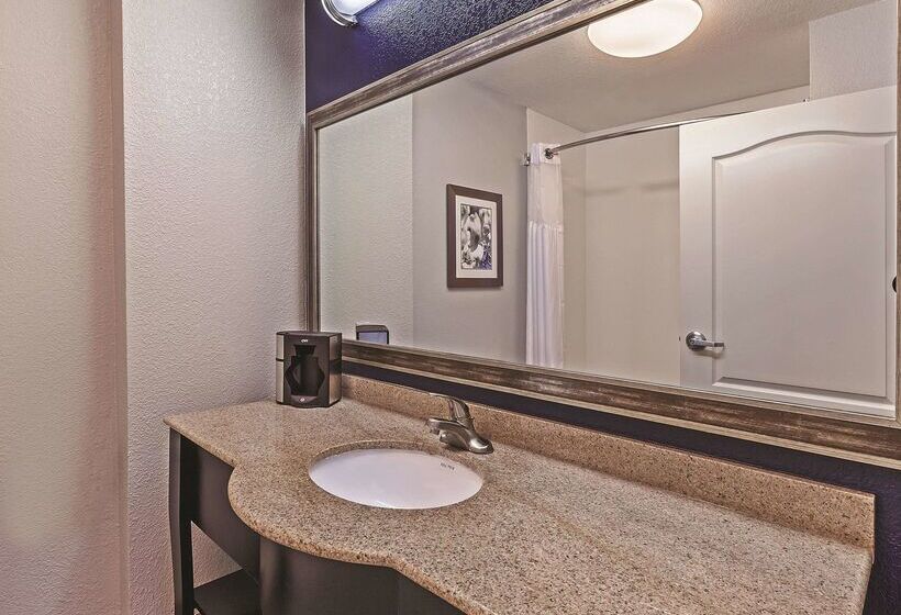 호텔 La Quinta By Wyndham Palestine