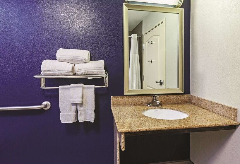 ホテル La Quinta By Wyndham Palestine