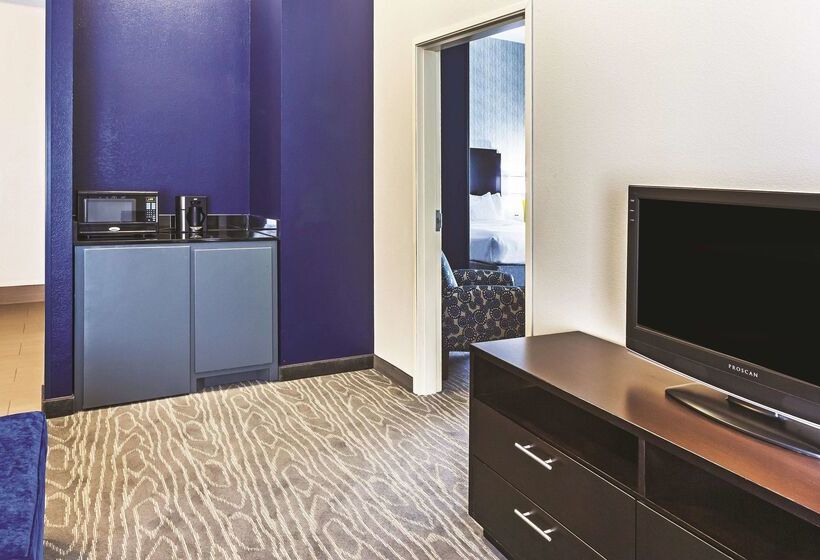 호텔 La Quinta By Wyndham Palestine