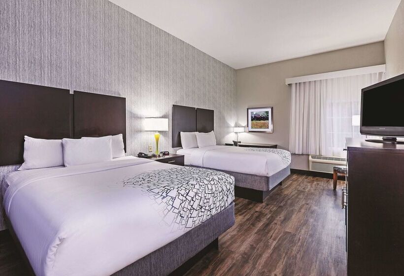 호텔 La Quinta By Wyndham Palestine