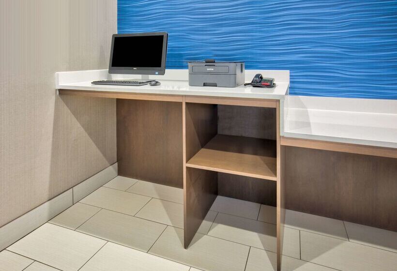 호텔 La Quinta By Wyndham Palestine