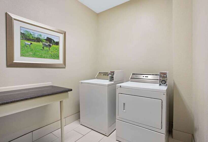 호텔 La Quinta By Wyndham Palestine