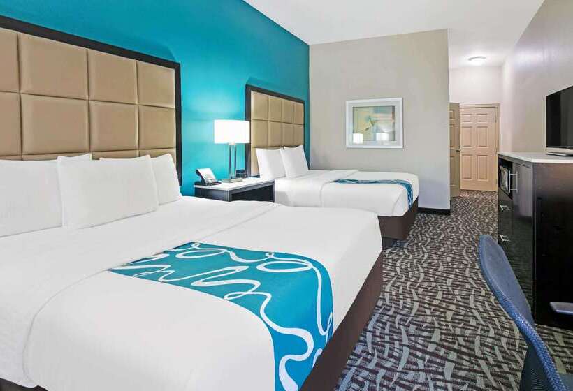 בית מלון כפרי La Quinta Inn & Suites By Wyndham Paris