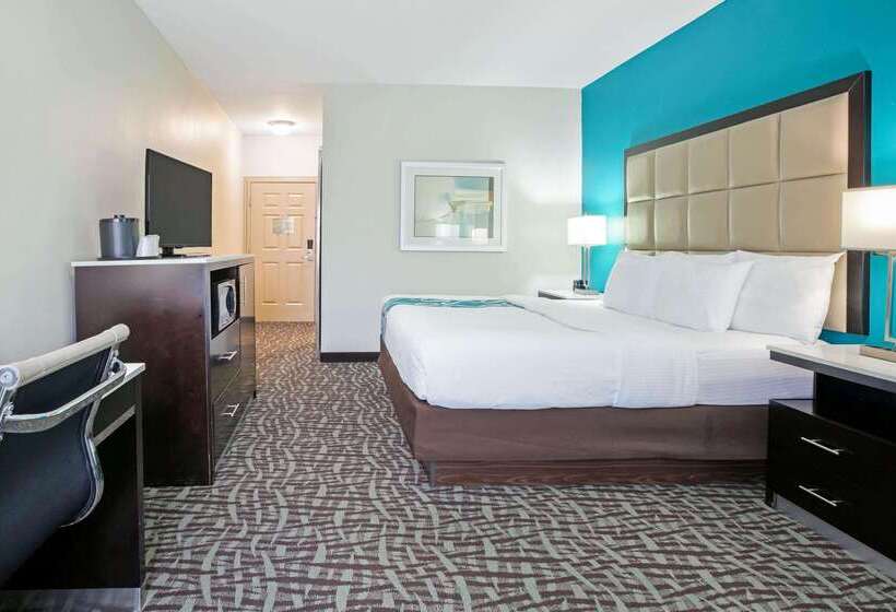 בית מלון כפרי La Quinta Inn & Suites By Wyndham Paris