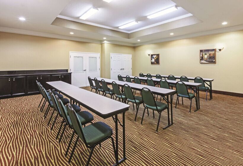 هتل La Quinta By Wyndham Pearland