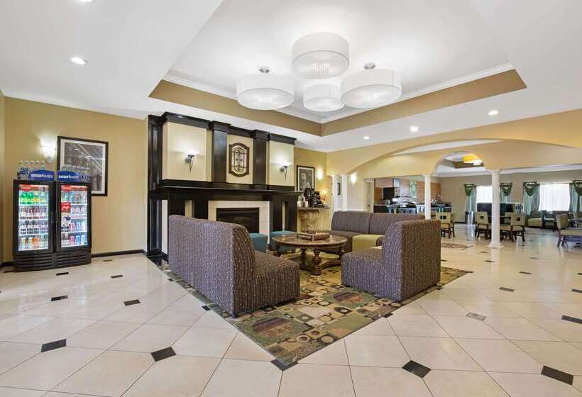 Отель La Quinta By Wyndham Pearland