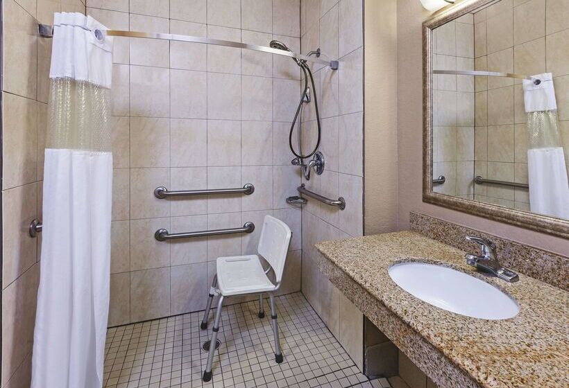 Отель La Quinta By Wyndham Pearland