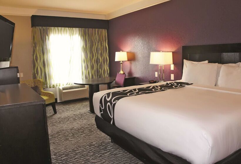 Отель La Quinta By Wyndham Pearland