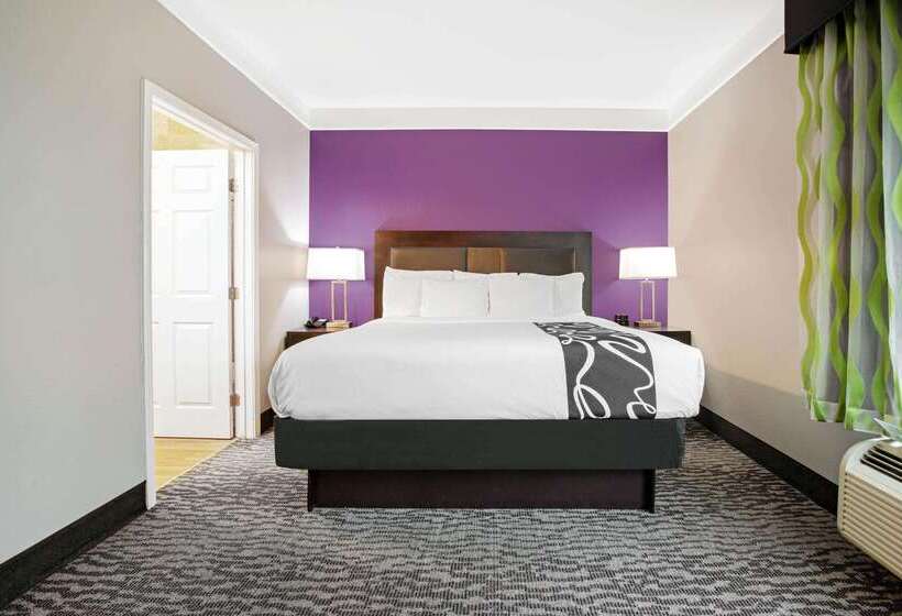 هتل La Quinta By Wyndham Pearland