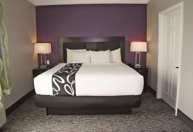 Отель La Quinta By Wyndham Pearland