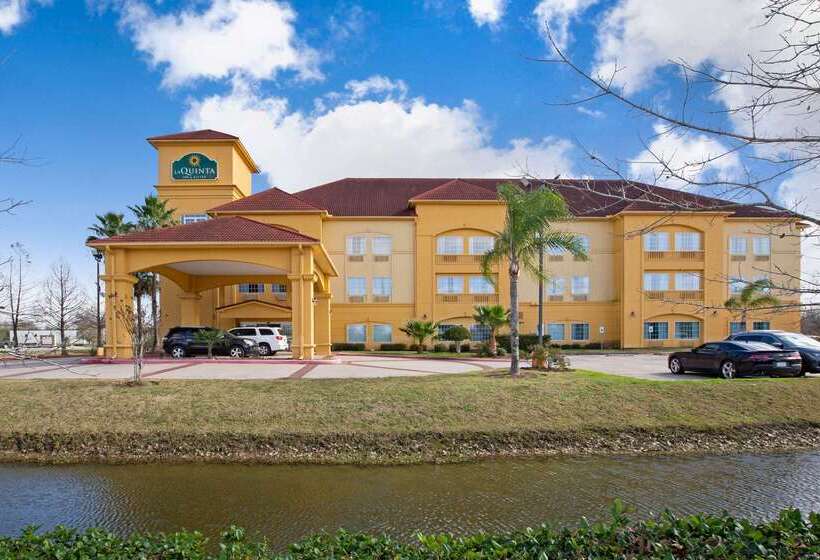 Отель La Quinta By Wyndham Pearland