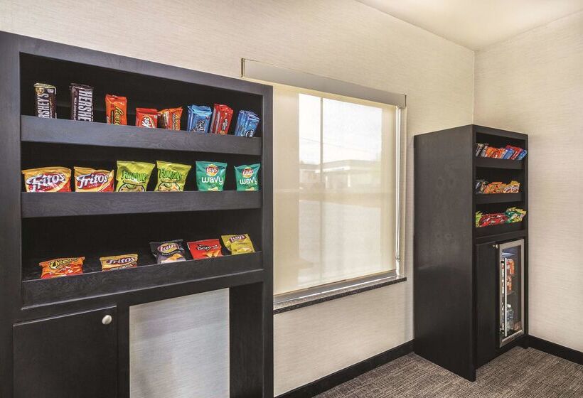 ホテル La Quinta By Wyndham Rome