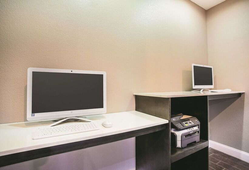 فندق La Quinta By Wyndham Russellville