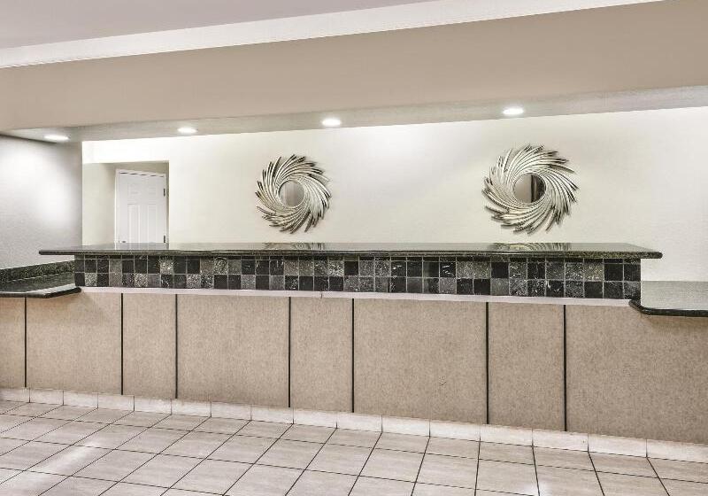 בית מלון כפרי La Quinta By Wyndham Stephenville