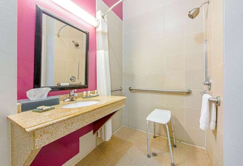 ホテル La Quinta Inn & Suites By Wyndham Winnie